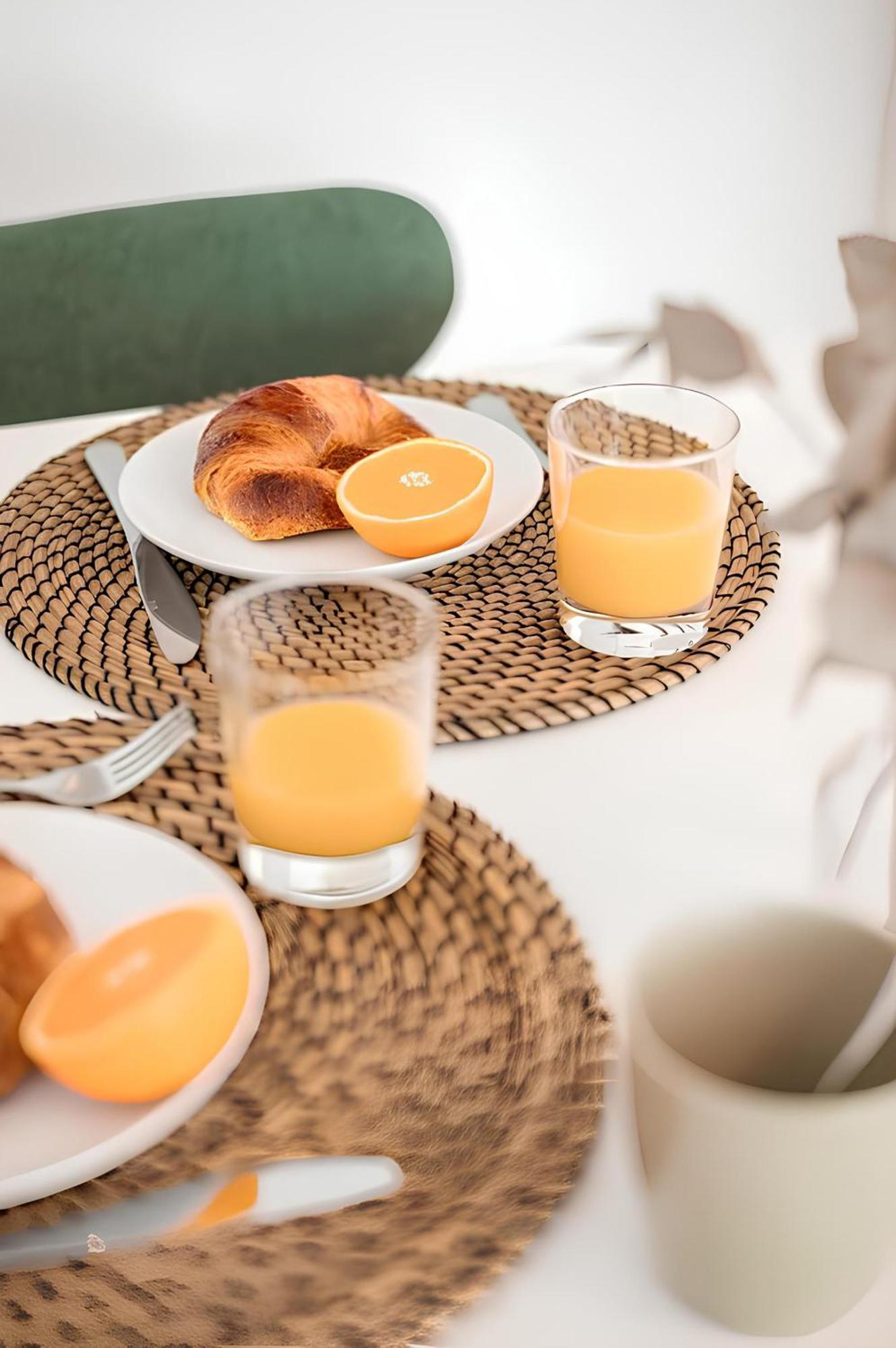 Cozy Appartement Plein Centre, Proche Gare/Plage Menton Bagian luar foto