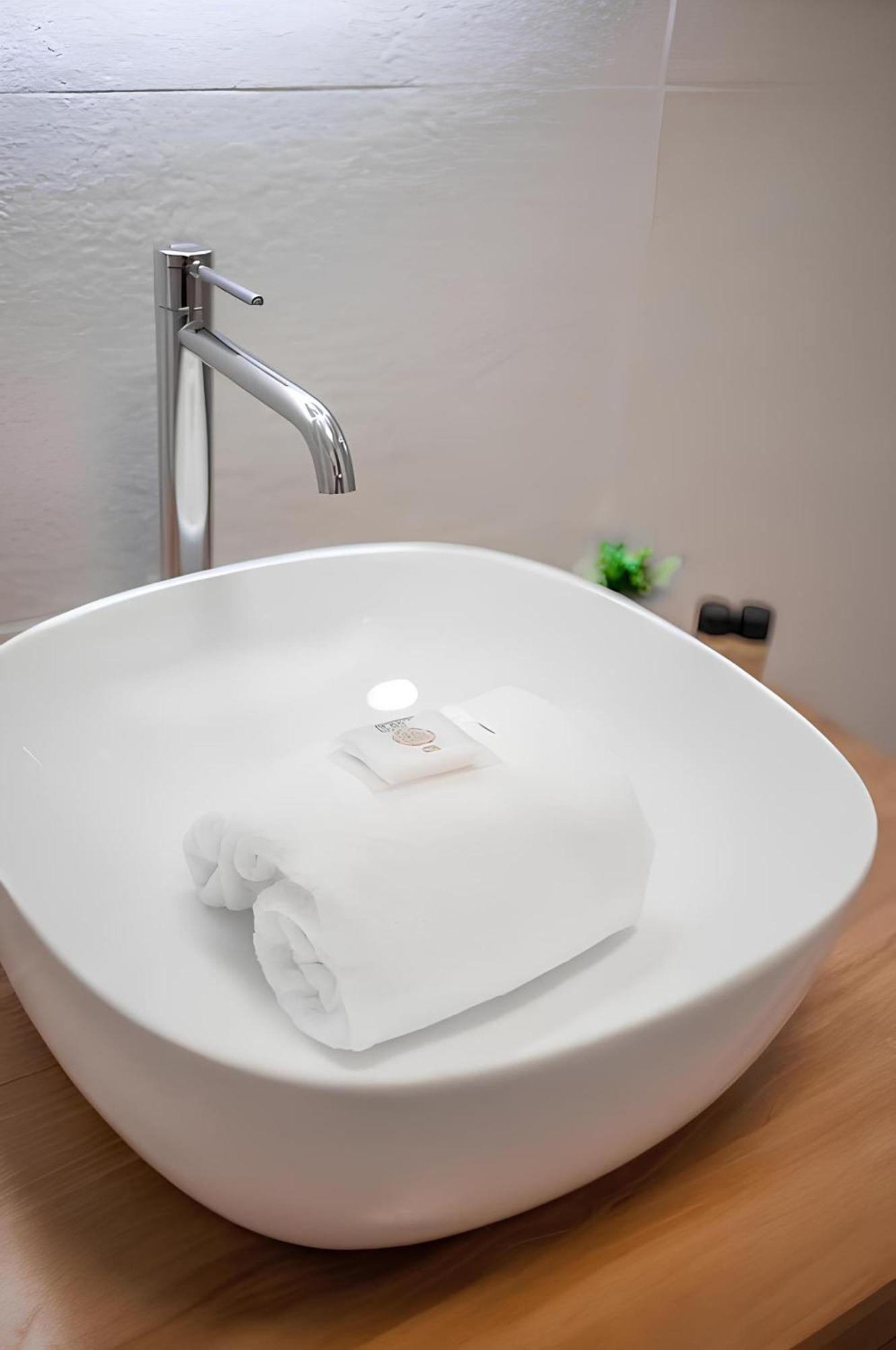 Cozy Appartement Plein Centre, Proche Gare/Plage Menton Bagian luar foto