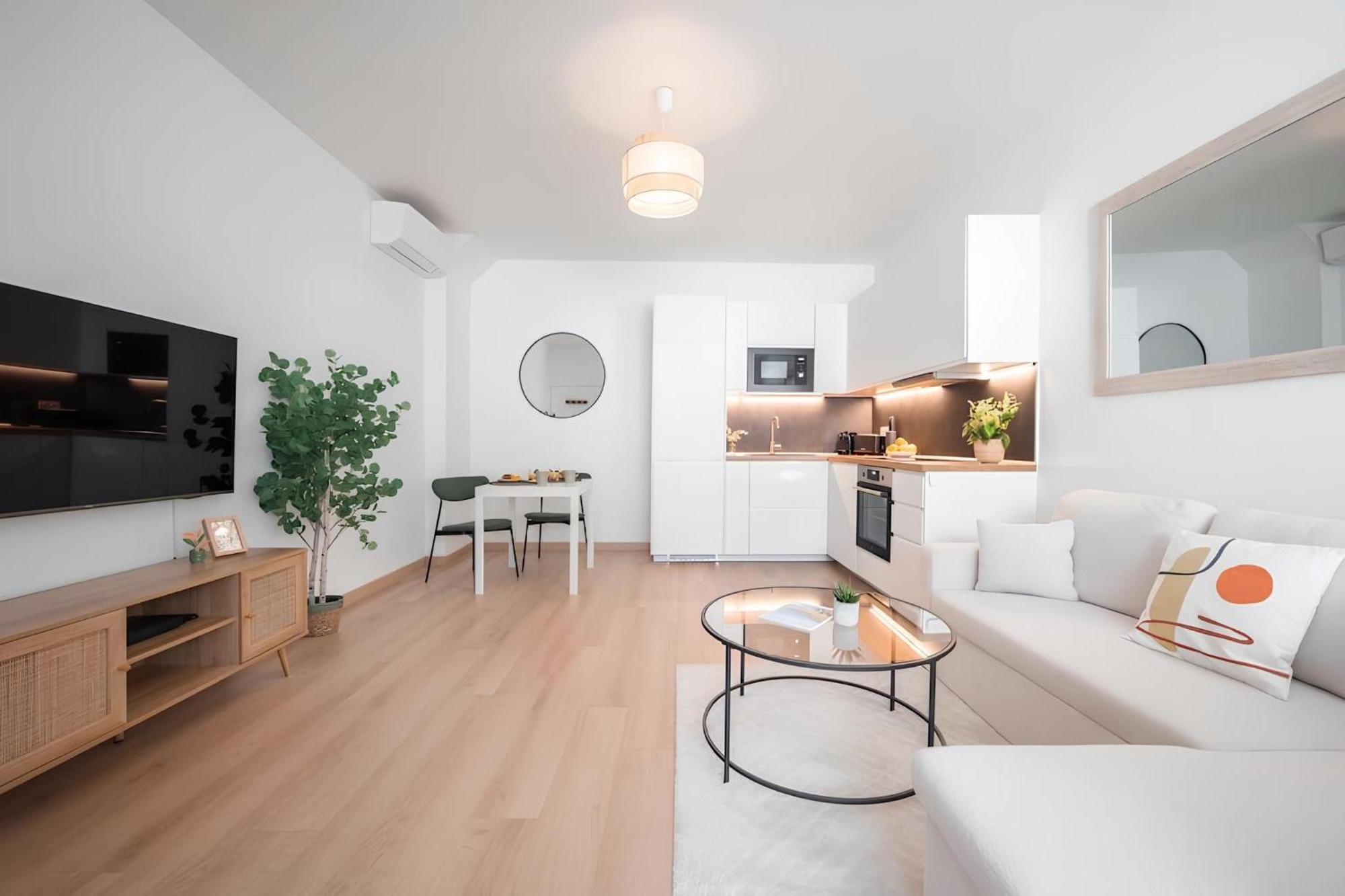 Cozy Appartement Plein Centre, Proche Gare/Plage Menton Bagian luar foto